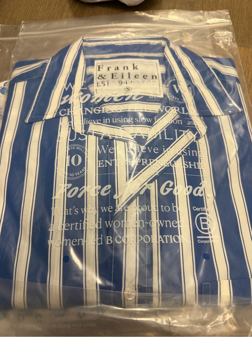Frank & Eileen Blue and White Striped Button-Down Shirt nwt size small